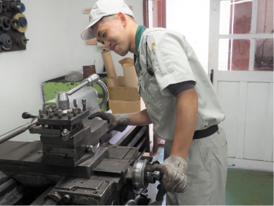 尼崎工場社員